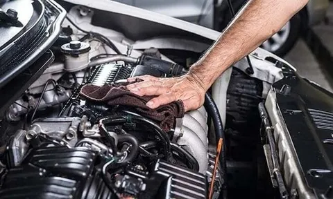 Bao lâu thì nên vệ sinh khoang máy ô tô?