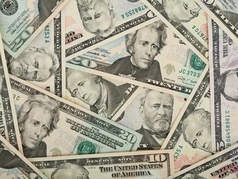 Mỹ truy thu 1,3 tỷ USD tiền thuế của người giàu