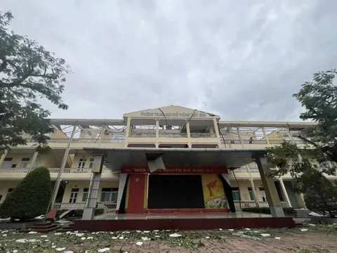 Gần 2.700 phòng học Hải Phòng thiệt hại sau bão Yagi
