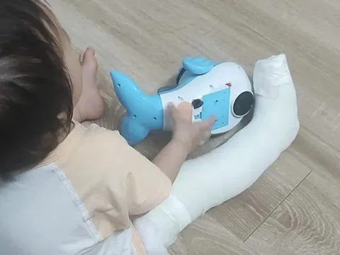 Đình chỉ hoạt động lớp mầm non sau vụ bé 13 tháng tuổi gãy chân