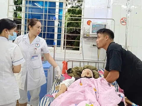 Lũ quét cả bản ở Lào Cai: Cuốn hết bố mẹ và các con, tìm thấy vợ nhưng chết rồi