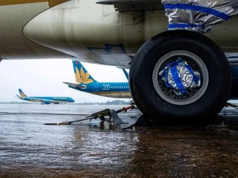 Tạm dừng khai thác sân bay Đồng Hới để tránh bão số 4